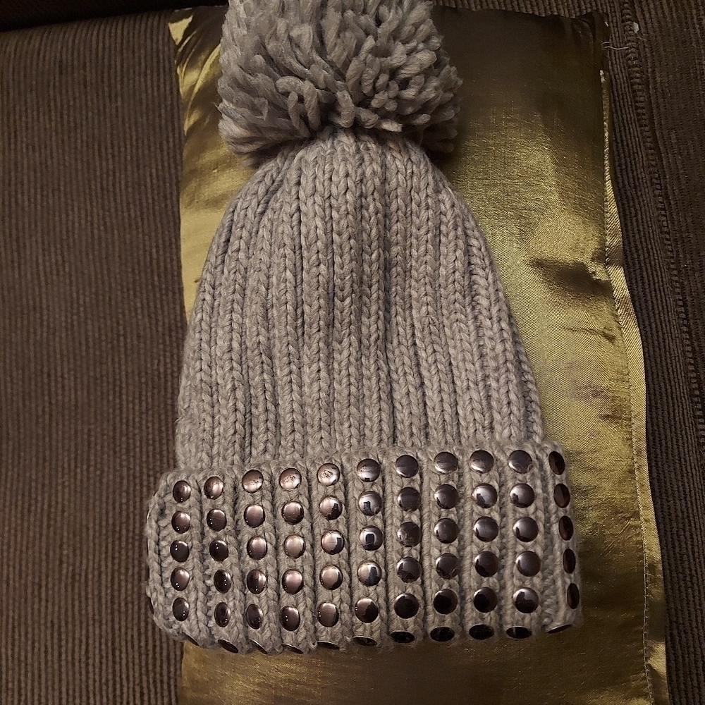 Streetwear Statement DKNY Winter Beanie Ribbed Knit Studded Cuff Pom Hat